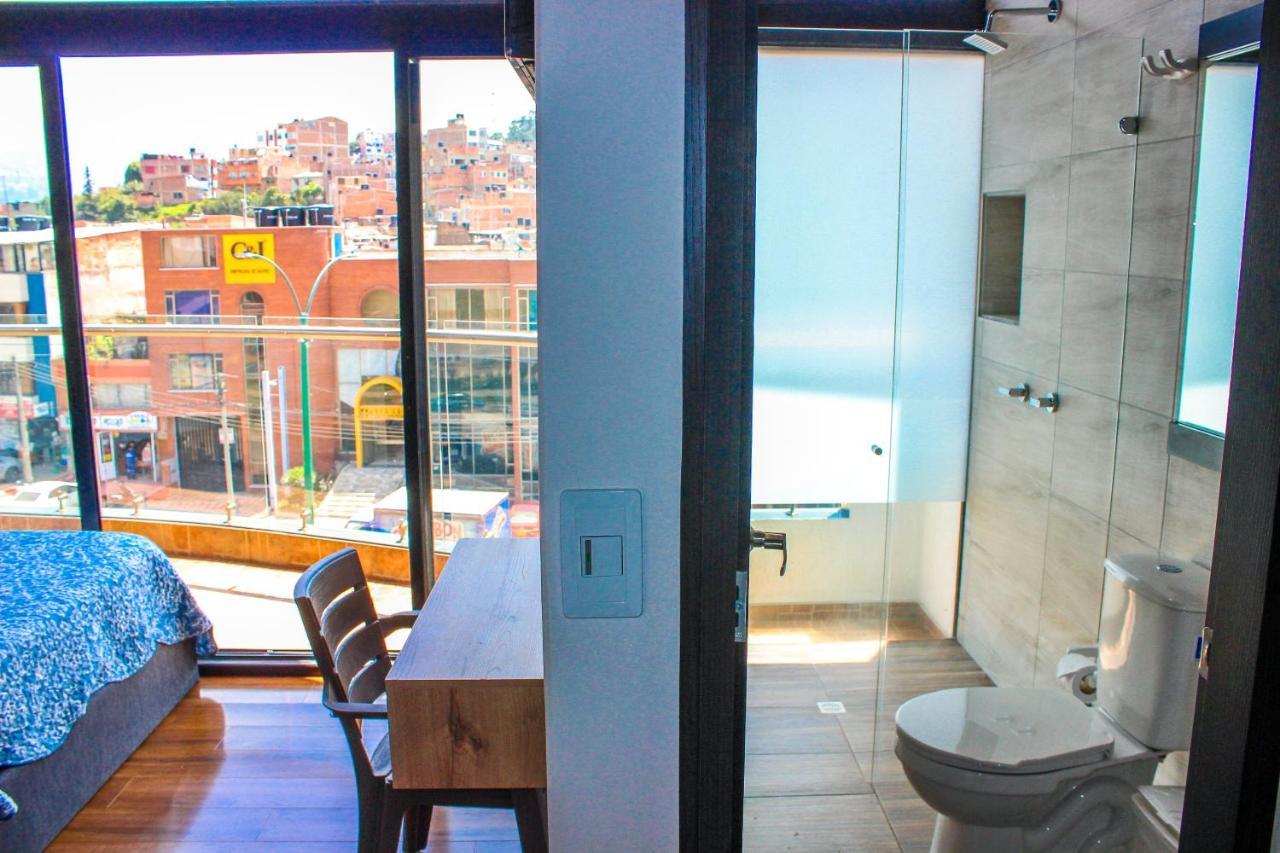Holly Hotel *