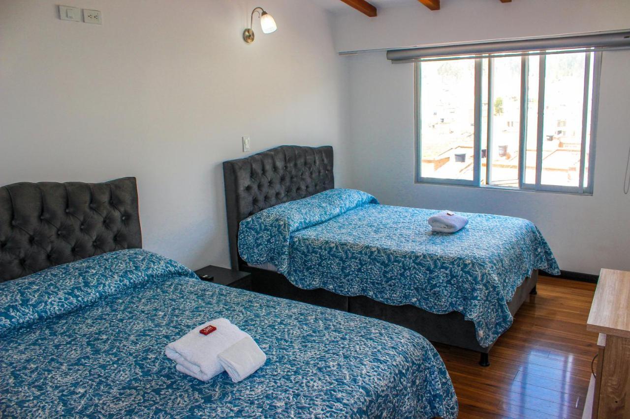 Holly Hotel *